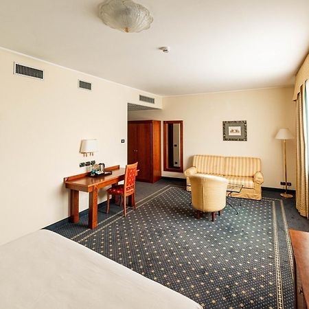 Phi Hotel Cavalieri Bra Exterior photo