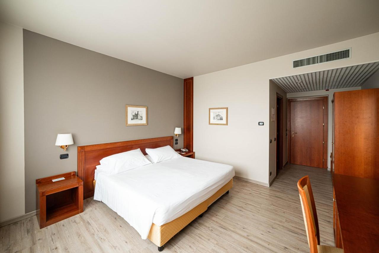 Phi Hotel Cavalieri Bra Exterior photo